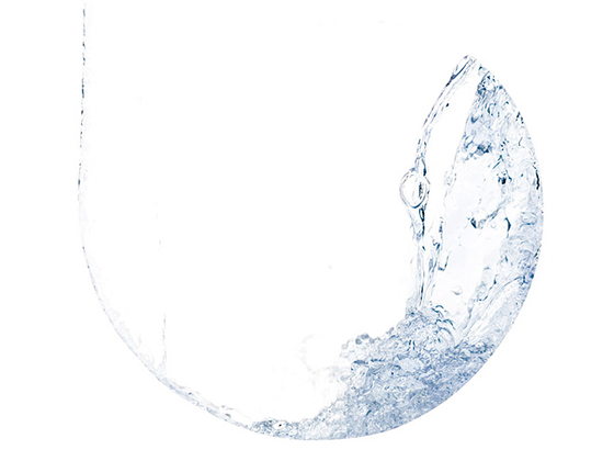 对于肌肤而言，每一天与水的接触不下十次，可以说纯净、活性、莹润的水对于肌肤产生的作用不亚于护肤品，而充满细菌的水对于肌肤也如同硫酸一般的恐怖，所以在护肤之前，对于每一日肌肤清洁使用的水，你需要做出判断！判断水是否适合作为你日常清洁肌肤时使用？而这一点也尤为重要！