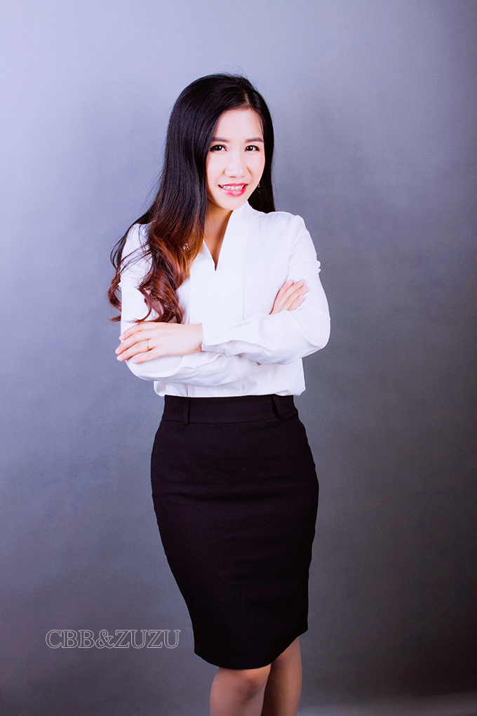 CBB卓越，团队，卓越团队东莞化妆品贸易公司CEO ,沃尔玛合作伙伴，名下拥有12家店铺。资源整合，线上线下O2O模式，加入CBB，做微商。3个月从小代理3连跳，逆袭最高级别省代，在雪大指点下，1个小时收入破70万！获赠雪大宝马车一辆。