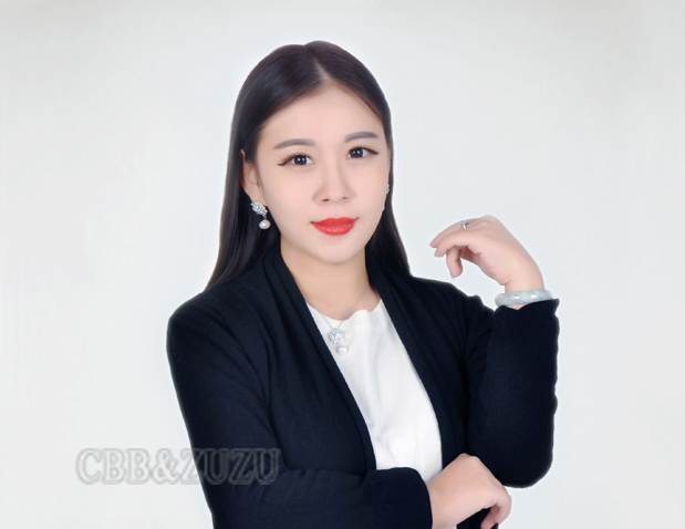 默默，精英，团队，默默精英团队CBB精英省代默默团队创始人，2014年底5000元零基础加入CBB，完美逆袭如今的百万省代，培养出无数月入过万代理。2016年获得雪大赠送朗逸、宝马车各一台。人生就是拼一个机遇，立志带领更多人实现梦想，在CBB的舞台达到个人价值的完美体现。